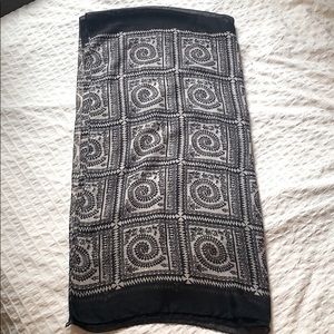 Black and White patterned scarf